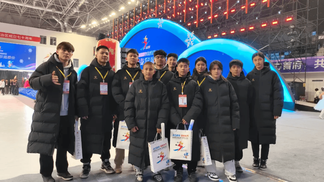 观众热情支持运动健儿