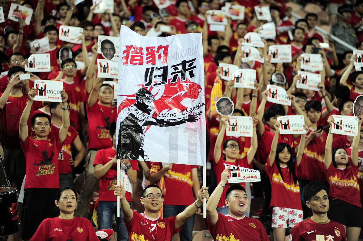 战力全开球队屠杀对手，赛场霸气十足