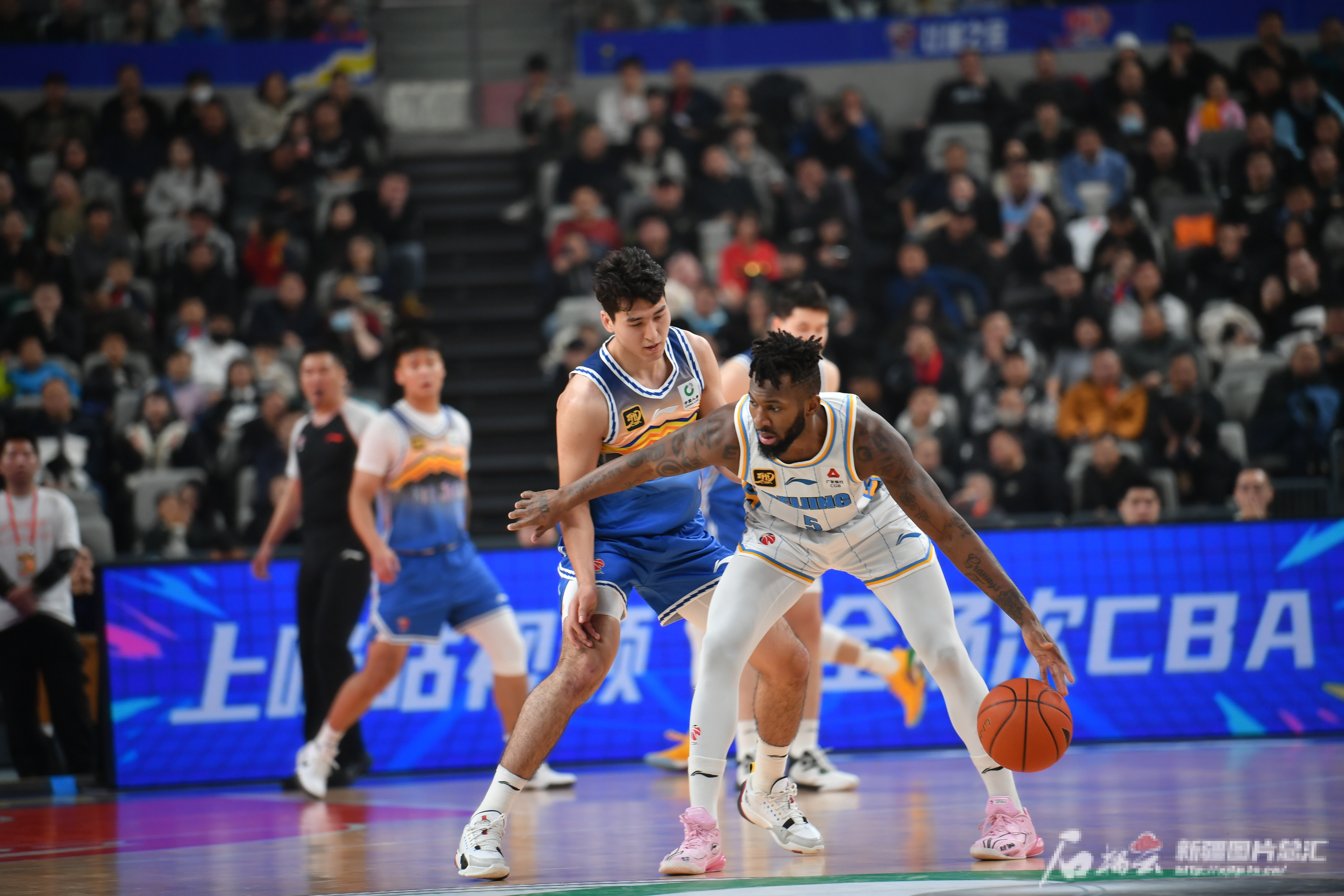 北京首钢击败新疆，取得赛季第十三胜