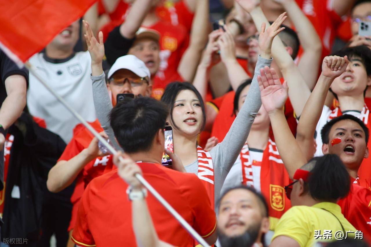 南美女足赛事掀起热潮，球迷狂热支持
