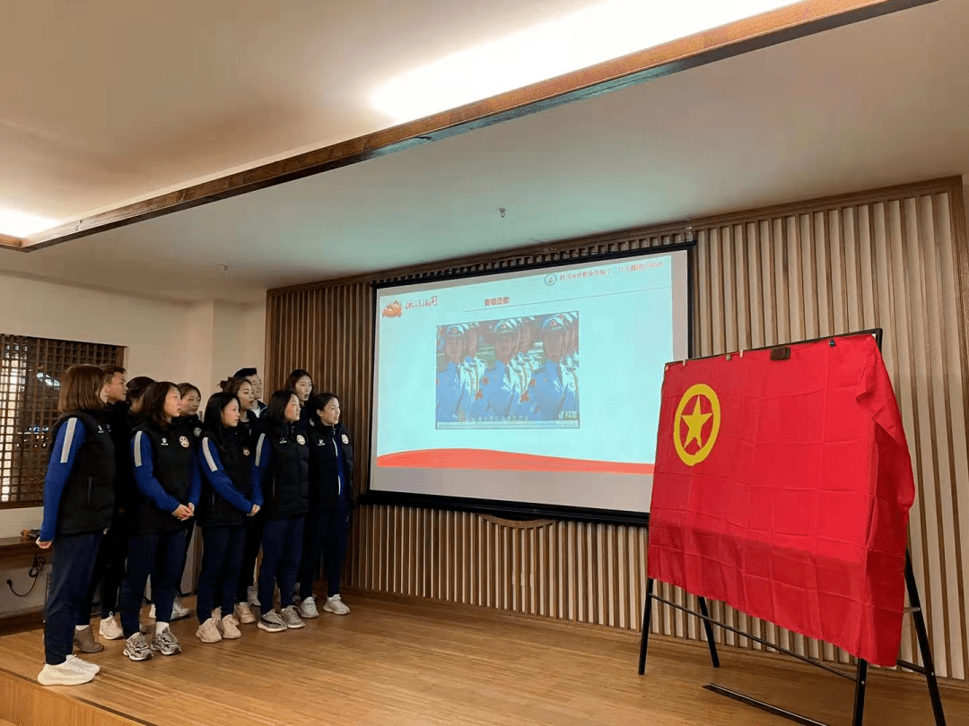 比利时女足集训备战，备战决心坚定